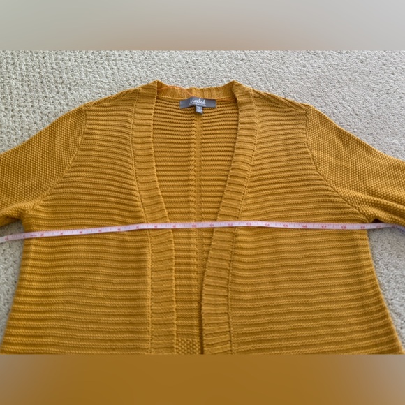 Marled long sleevee mustard cardigan. - Picture 3 of 6